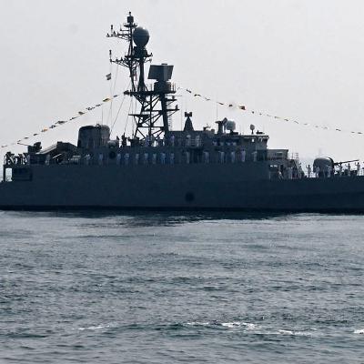 US submarine sinks Iranian warship in Indian Ocean