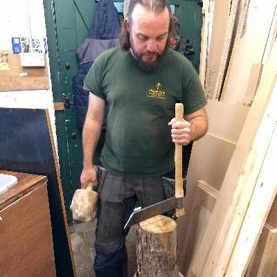 Alistair Park Woodcarving - Splitting Larch using a froe and mallet Alistair Park Woodcarving - Splitting Larch using a froe and mallet