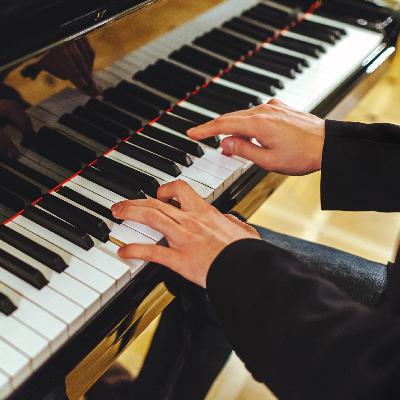 "Si no la tocamos, se lía": un pianista revela la canción que siempre le piden en cualquier fiesta... y no es la que estás pensando