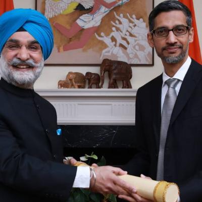 Google CEO Sundar Pichai awarded with Padma Bhushan Google CEO Sundar Pichai awarded with Padma Bhushan