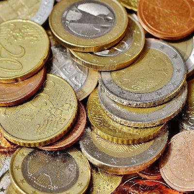 How much do you spend on Christmas? - Josh Crosbie Reports