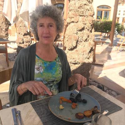 أنت لست صدمتك: رحلة نور في الجراحة العاطفية والتحرر من سجن الهوية