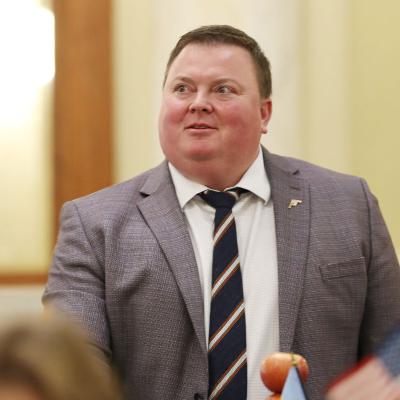 Lawmakers torn over tax bills and data centers, all about that odor in Sioux Falls, and gaveling with gusto