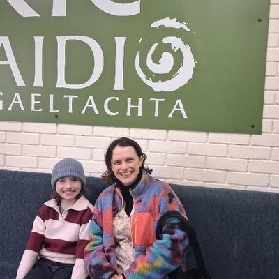 Daithí ó Haragáin agus Úna Ní Bhriain. Daithí ó Haragáin agus Úna Ní Bhriain.