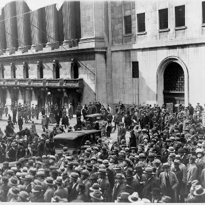 The 1929 Stock Market Crash: Can It Happen Again? (with Andrew Ross Sorkin) The 1929 Stock Market Crash: Can It Happen Again? (with Andrew Ross Sorkin)