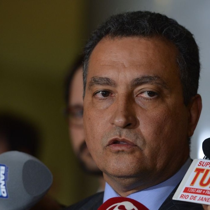 PROVOCANDO NAS ONDAS DO RÁDIO