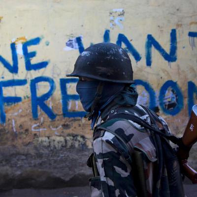 Colonizing Kashmir-The Pokepreet Podcast ft. Hafsa Kanjwal