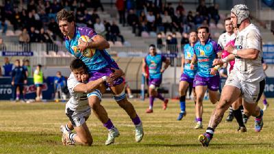 El Huesitos-La Vila se erige en la gran revelación del año y sueña a lo grande