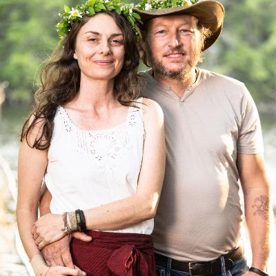 Contra Dancing with dance visionaries Ed and Tami Howe Contra Dancing with dance visionaries Ed and Tami Howe