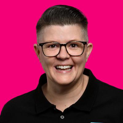 LinkedIn want company pages to be successful - Talk Marketing 092 - Michelle J Raymond