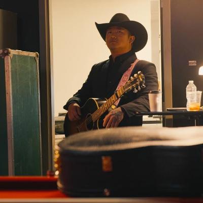 Huntin', Hurtin', but Lovin' every day...the life of a Musician!