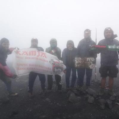 Naik-Naik ke Puncak Gunung Bareng @NINAWIBI Naik-Naik ke Puncak Gunung Bareng @NINAWIBI