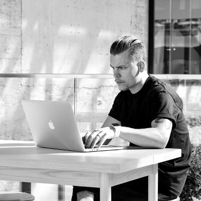 Shaun Tollerton – Product Designer, Deliveroo about design for food delivery industry.