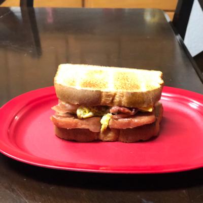 Breakfast sandwich