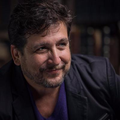 Conversando con Ramon Fabian Veloz ( Compositor, Cantante y Actor ) Conversando con Ramon Fabian Veloz ( Compositor, Cantante y Actor )