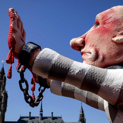 Jacques Tilly kontert Kreml-Ermittlungen