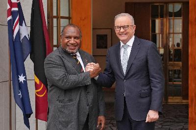 Marape arrives in Australia to sign historic defence treaty