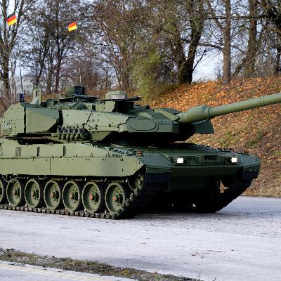 Bundeswehr - Von Panzern und Protesten: Deutschland rüstet auf