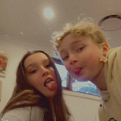 Canadians have bagged milk?!