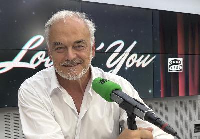 Cuando un político deja de hablar de política… y empieza a hablar de deseo.