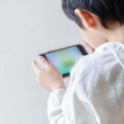 子どものスマホ・SNS・ゲーム「依存症」 使用のパターンとメンタルヘルスの関係 子どものスマホ・SNS・ゲーム「依存症」 使用のパターンとメンタルヘルスの関係