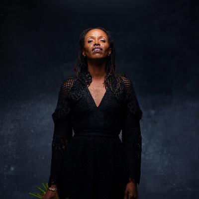The Artistry of...KellyLee Evans