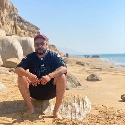 من كلاغي شوم در اين سرزمينم