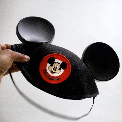 S02E07 - Where's Chris?  Going to Disneyland (wear a mask) S02E07 - Where's Chris?  Going to Disneyland (wear a mask)