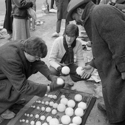 AW CLASSROOM: David Hammons, Bliz-aard Ball Sale, Cooper Square, New York, 1983 (EP. 10)