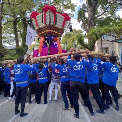 日本出差怎麼老遇颱風、棒球張泰山來德島參加祭典一噸重轎扛著跑、北海道高速公路遇大蛇慢慢蛇