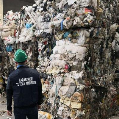 Per le ecomafie un giro d'affari da 10 miliardi, il generale Giardina: "Oggi le combattiamo anche con l'intelligenza artificiale"