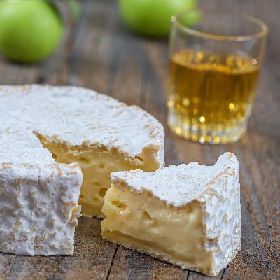 Cidre und Camembert aus der Normandie