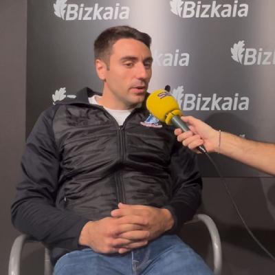 Pelota con Peio Etxeberria en la previa de la final del 4 y medio a por su primera txapela en la modalidad