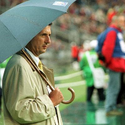 Quand l'Union belge faussait le championnat en "débauchant" Georges Leekens à Mouscron Quand l'Union belge faussait le championnat en "débauchant" Georges Leekens à Mouscron