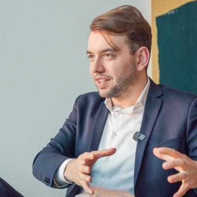 Grünen-Politiker Philip Krämer beklagt: "Westliche Doppelmoral" bei militärischen Auslandseinsätzen Grünen-Politiker Philip Krämer beklagt: "Westliche Doppelmoral" bei militärischen Auslandseinsätzen