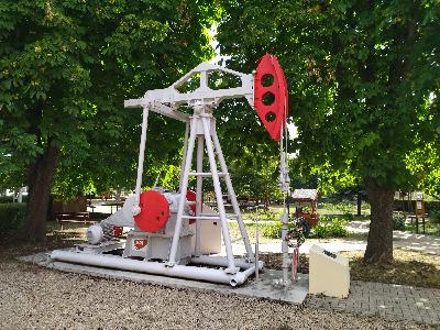 Kardoskút - Fehér-tó és madárrezervátum, a település látnivalói