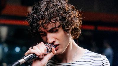 sombr covers Olivia Dean's 'Man I Need' for Like A Version sombr covers Olivia Dean's 'Man I Need' for Like A Version