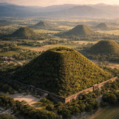 Kinas pyramider -många fortsatt oöppnade
