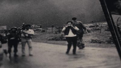 Who shot the iconic Vietnam War 'Napalm Girl' photo? Film claims wrong photographer got the credit Who shot the iconic Vietnam War 'Napalm Girl' photo? Film claims wrong photographer got the credit