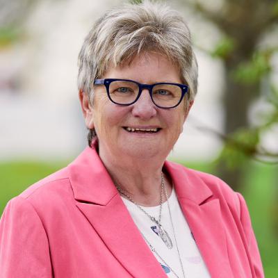 "Frauen regieren die Welt" - Zum Weltfrauentag mit Adelinde Grad