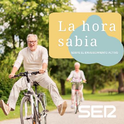 'La Hora sabia': Málaga impulsa la formación digital senior mientras jubilados del SAS exigen salvar la sanidad pública