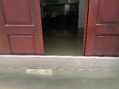 Người Hà Nội tập sống chung ngập úng