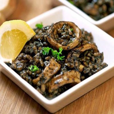 Arroz negro con calamares. Arroces Capitulo 3