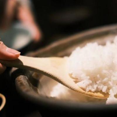 「孤食」と「共食」についての医学的報告 健康、幸福度との関係 「孤食」と「共食」についての医学的報告 健康、幸福度との関係