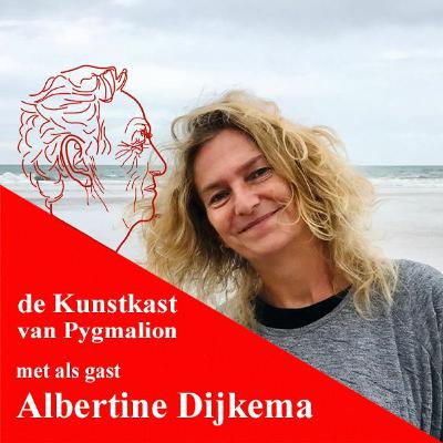 13. De fotograaf van kunstwerken Albertine Dijkema