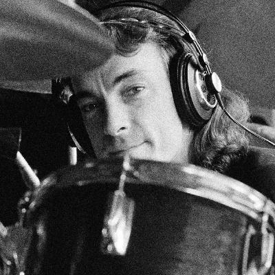 Neil Peart. Un homenaje al gran baterista de Rush. Neil Peart. Un homenaje al gran baterista de Rush.