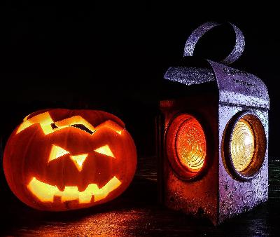 Episode 19 How Do They Celebrate Halloween at Honk Kong Disney?