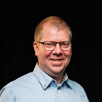 Over en åpen Bibel med Jostein Sæth
