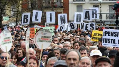 Eduardo Madroñal, representante de Mesa Estatal por el Blindaje de las Pensiones en Asturias, en la SER