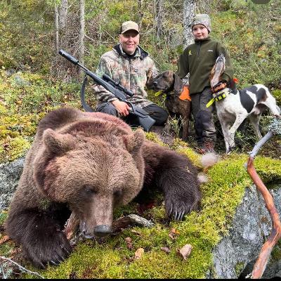 Bjørn, elg og hundeprat med Jon Steinar Vangen
